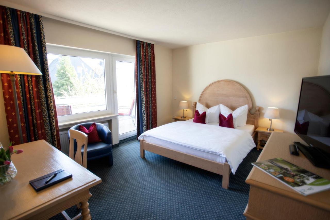 Hotel Zur Post บรีโลน ภายนอก รูปภาพ