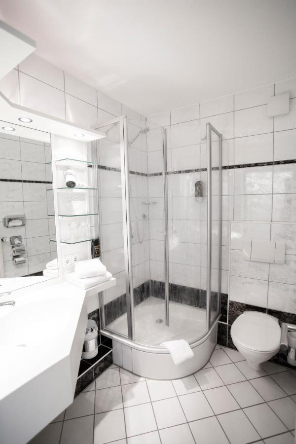 Hotel Zur Post บรีโลน ภายนอก รูปภาพ