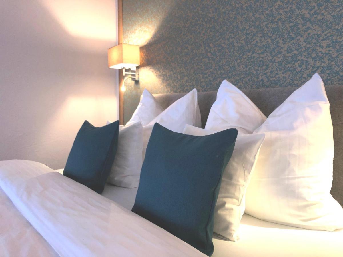 Hotel Zur Post บรีโลน ภายนอก รูปภาพ