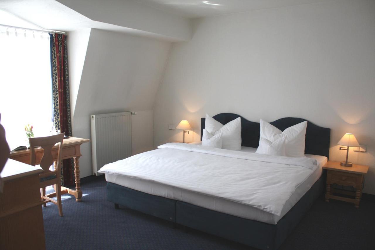 Hotel Zur Post บรีโลน ภายนอก รูปภาพ